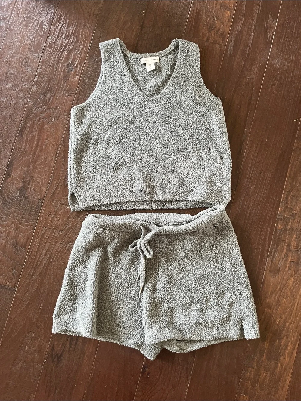 cupcakes and cashmere matching set! darker sage green in person!